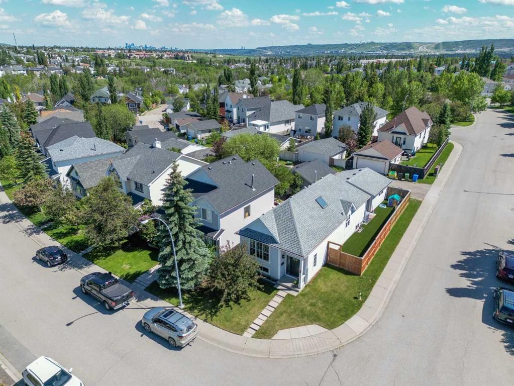 7 Tuscany Valley Road NW